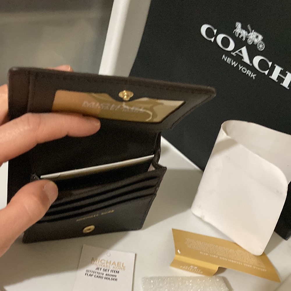 Michael Kors Jet Set Flap card Holder - Picture 8 of 11